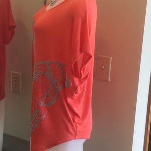Bobeau butterfly shirt. Rayon/Spandex. Sz S